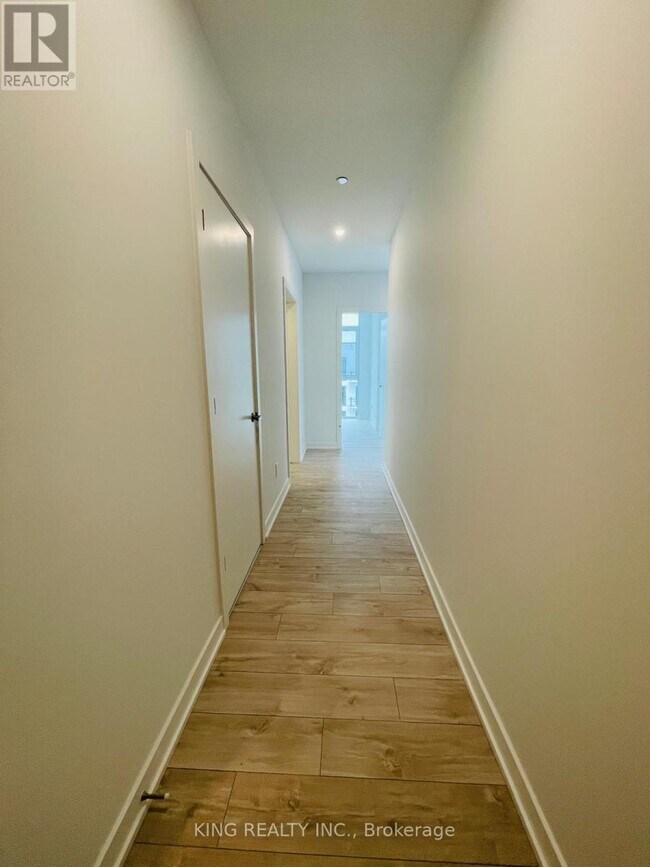 Photo du bâtiment - 760-B760 Whitlock Ave