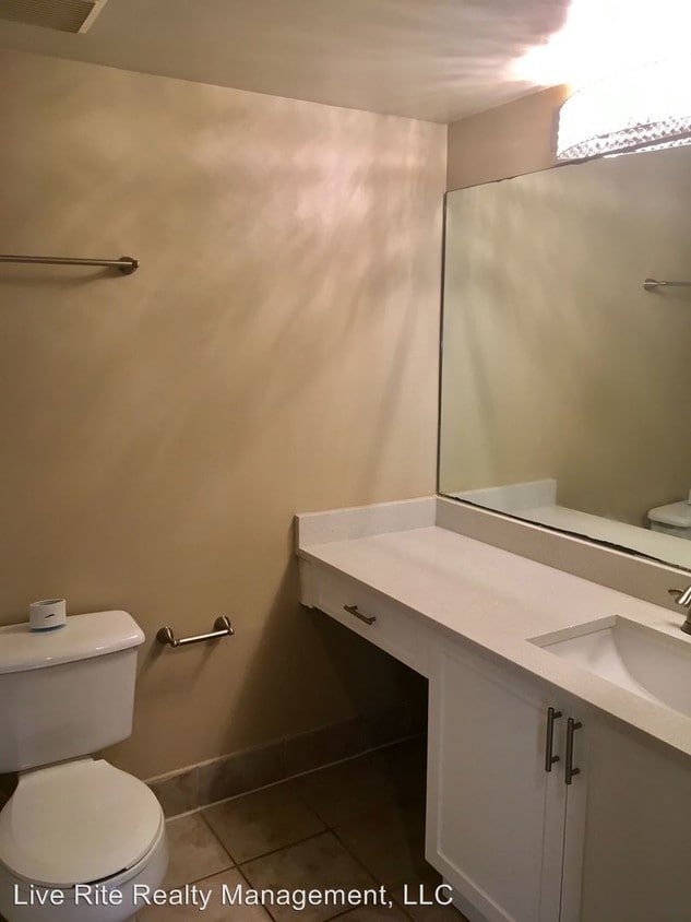 Building Photo - 1 br, 1 bath House - 4195 N Haverhill Rd #318