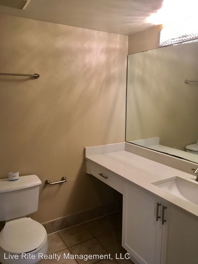 Foto del edificio - 1 br, 1 bath House - 4195 N Haverhill Rd #318