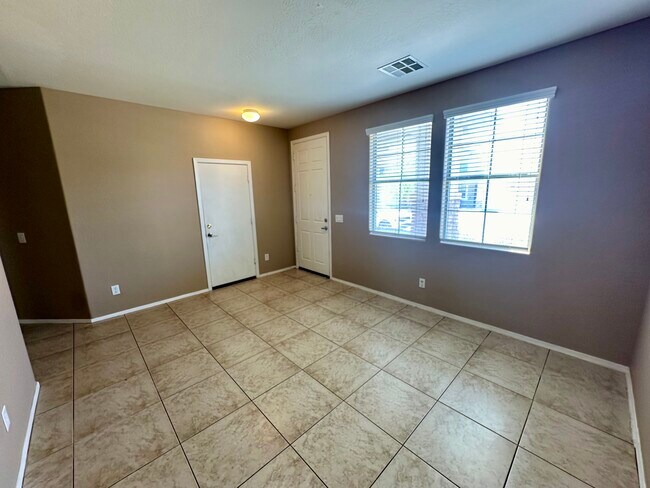 Foto del edificio - 11752 W Foothill Dr