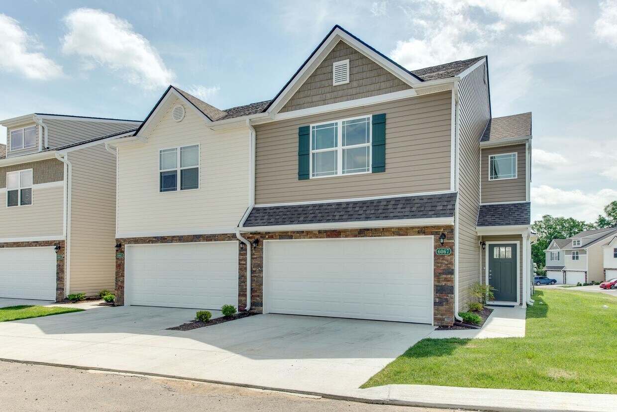 Foto principal - 6067 Hillside Ln