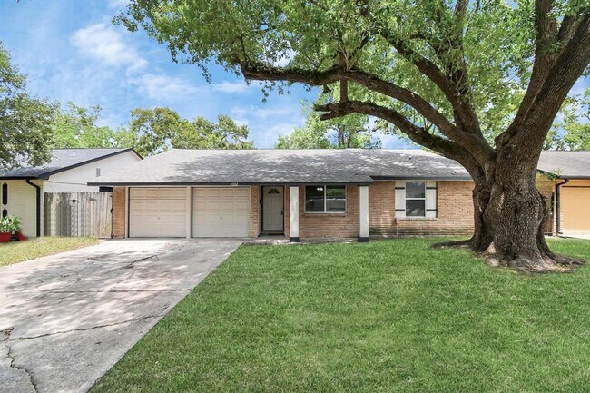 Building Photo - 6002 Dellfern Dr