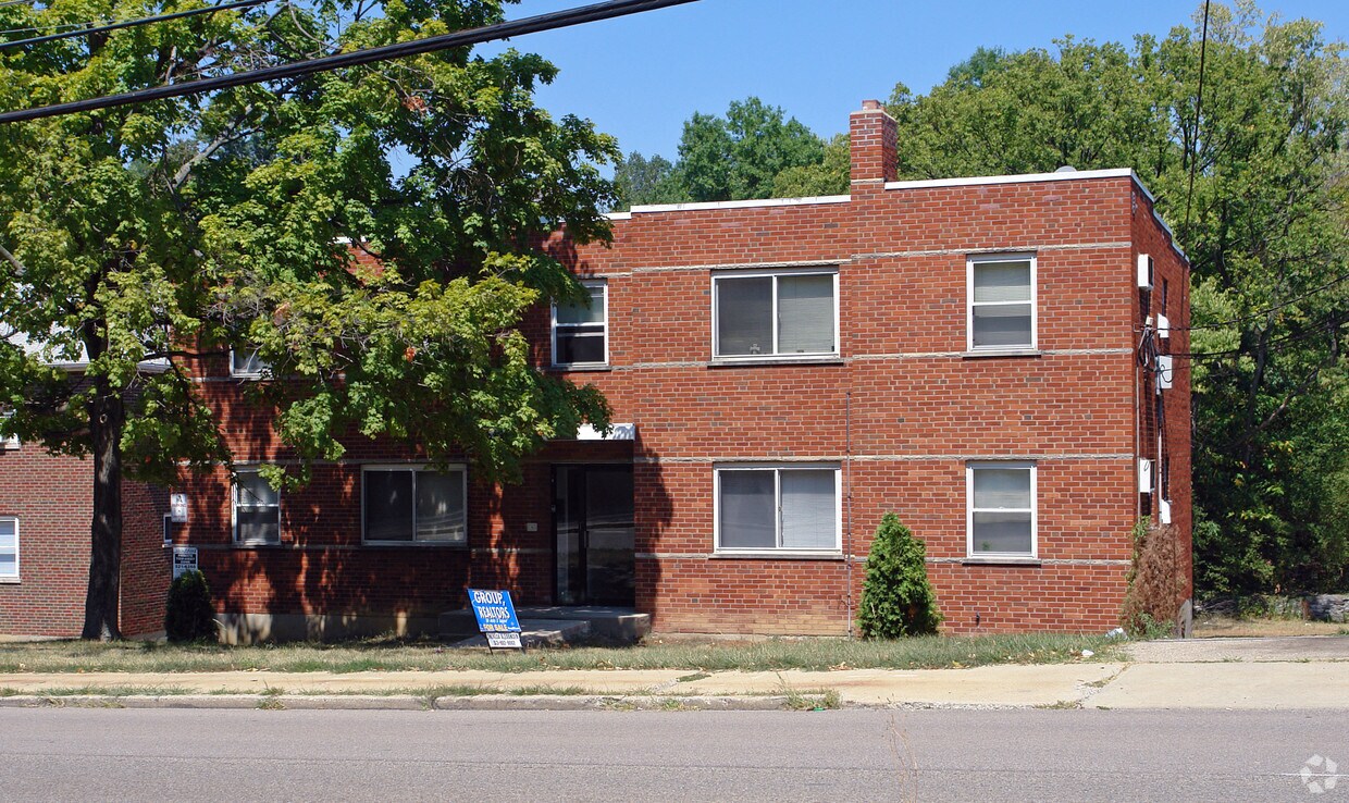 Foto del edificio - 2608 Westwood Northern Blvd