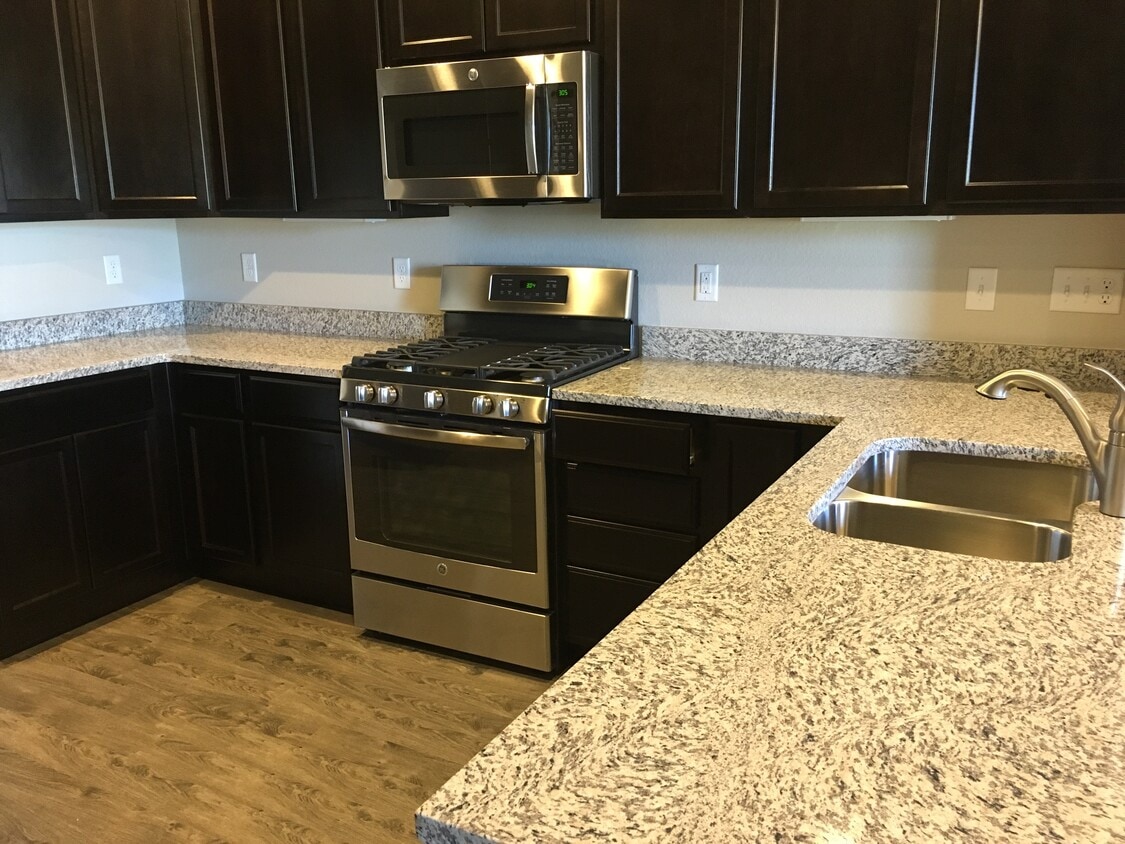 8974 E Caley Way, Centennial, CO 80111 Townhome Rentals in Centennial