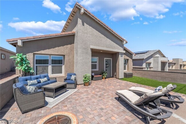 Foto del edificio - 292 Whitney Crest St