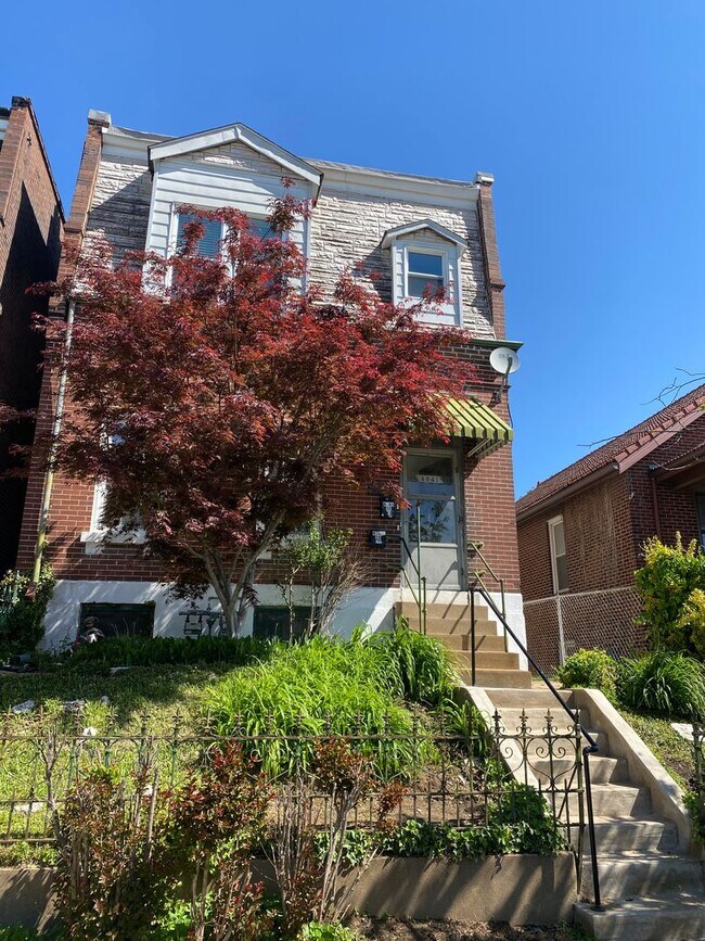 Building Photo - Beautiful Renovated Condo in The Hill