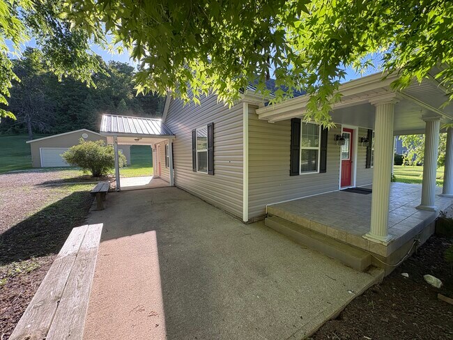 Patio lateral - 9603 Alley Branch Rd