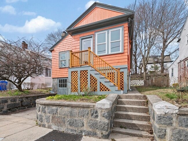 Photo - 49 Huron Cir House