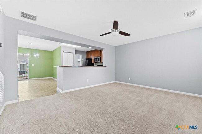 Building Photo - 320 Trestle Tree