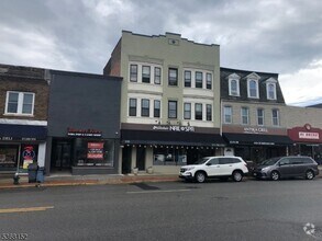 Building Photo - 570 Bloomfield Ave