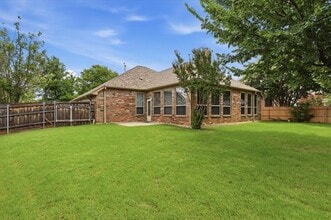 Building Photo - 751 Trail Dr