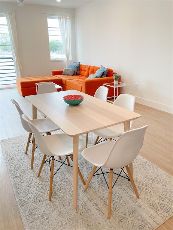 Building Photo - 2709 E 5th St.