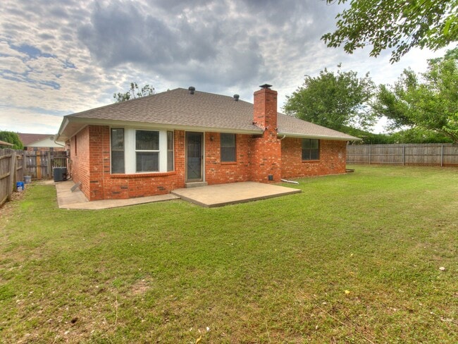 Building Photo - 10104 Primrose Ln