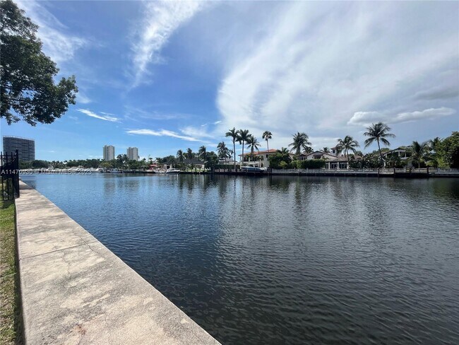 Foto del edificio - 2000 Atlantic Shores Blvd