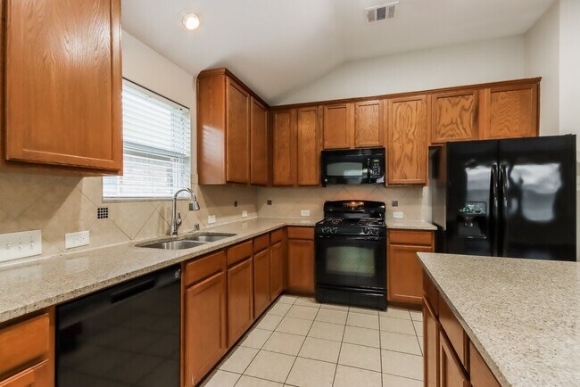Building Photo - 21519 Kings Bend Dr