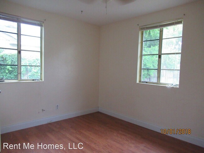 Building Photo - 2 br, 1 bath House - 554 Martha Drive