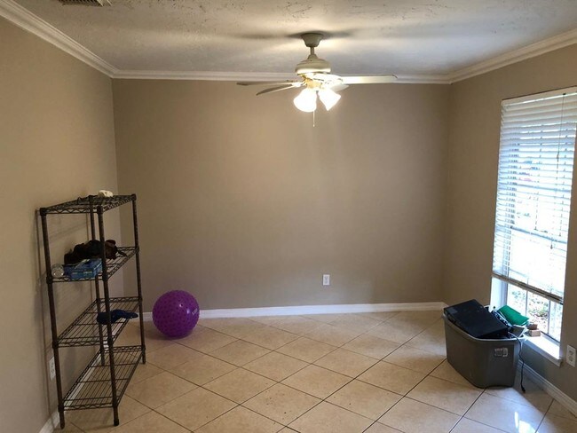 Foto del edificio - 1034 Cherry Spring Dr