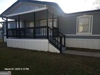 Foto principal - 27 Breezewood Dr