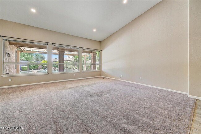 Building Photo - 13383 W Alvarado Dr