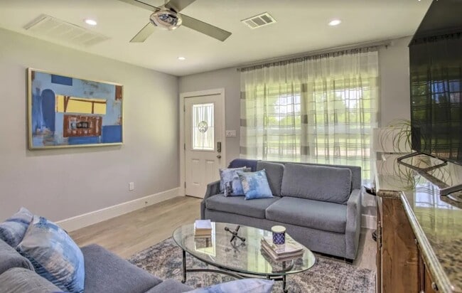 Foto del edificio - 5215 Cosby St