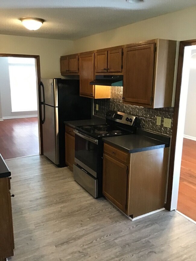 Building Photo - 128 Winslow Way