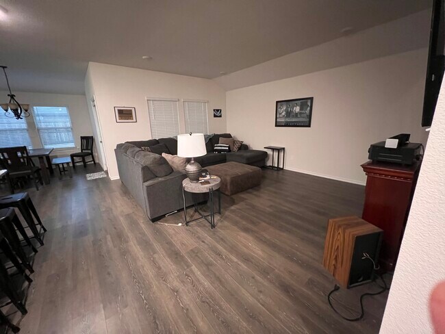 Foto del edificio - 901 Cottonwood Wy