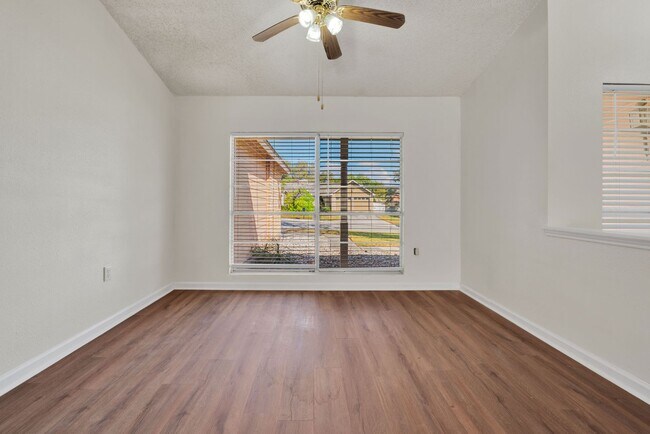 Building Photo - Charming 4-Bedroom Home with a Pool!