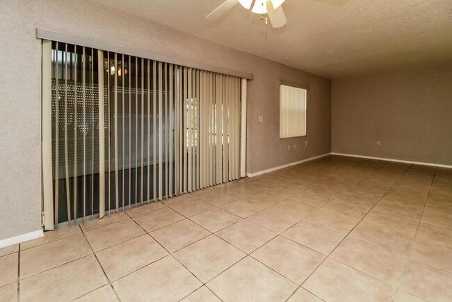 Building Photo - 157 Fallwood St