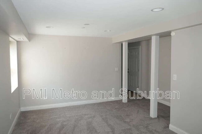 Foto del edificio - 1832 Dodge Ave