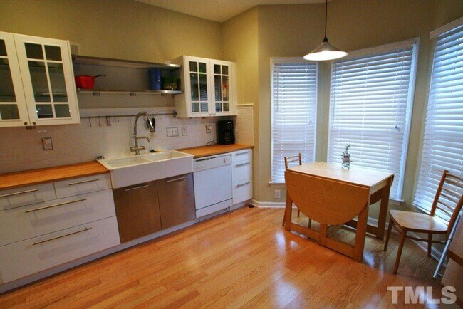 Building Photo - 215 Riverwalk Cir