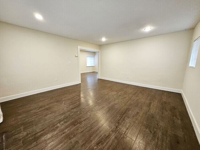Foto del edificio - New Listing!