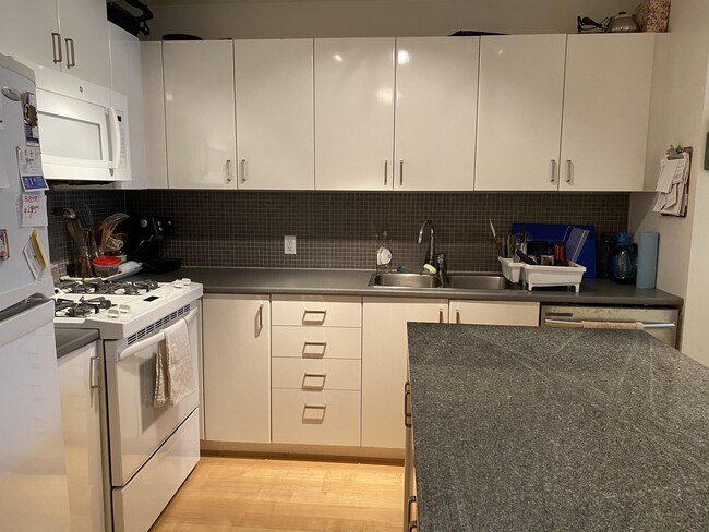 Photo du bâtiment - 175 W 1st St
