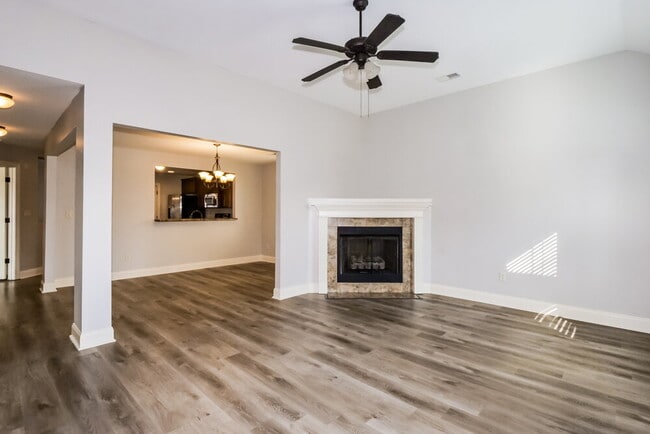 Foto del edificio - 5823 Bedford Pl