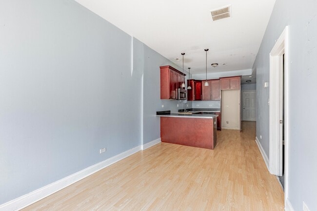 Building Photo - 2450 S Homan Ave