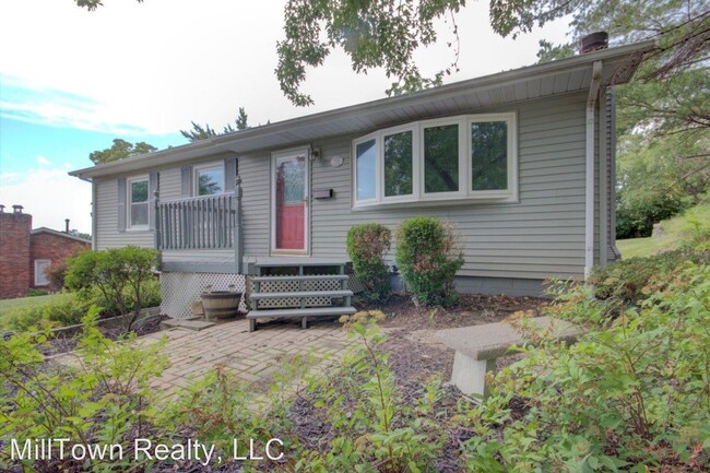 Building Photo - 4 br, 2 bath House - 730 16th St.