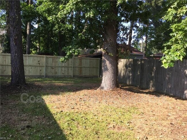 Building Photo - 116 S Corwood Ave