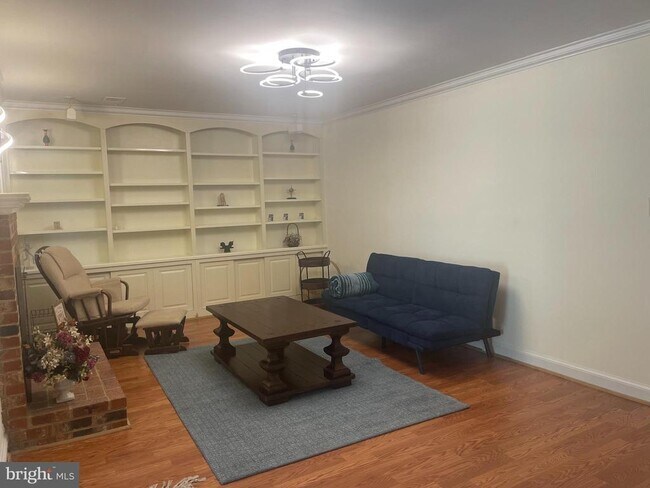 Foto del edificio - 8526 Raglan Rd