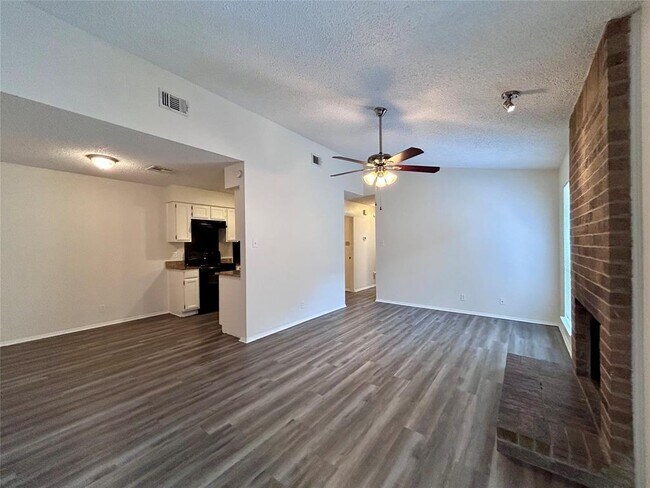 Foto del edificio - 2103 Courtney St
