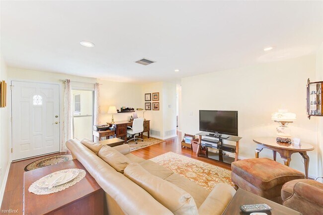 Building Photo - 2 br, 2 bath House - 1711 Patlin Circle S