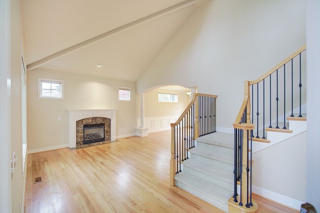 Building Photo - 4bd/2.5ba Lynnwood House