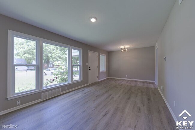 Building Photo - 3 br, 1 bath House - 644 S Drury Ln