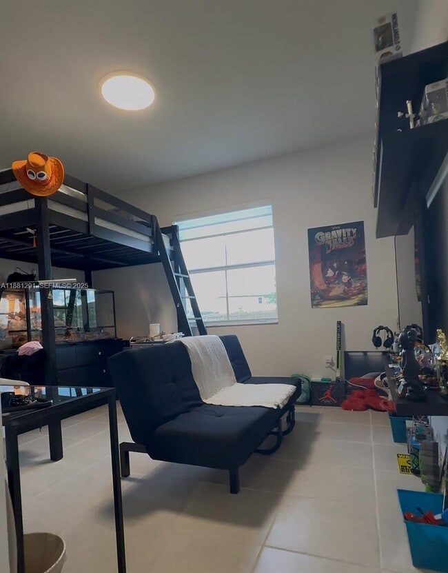 Foto del edificio - 2415 SE 23rd Rd