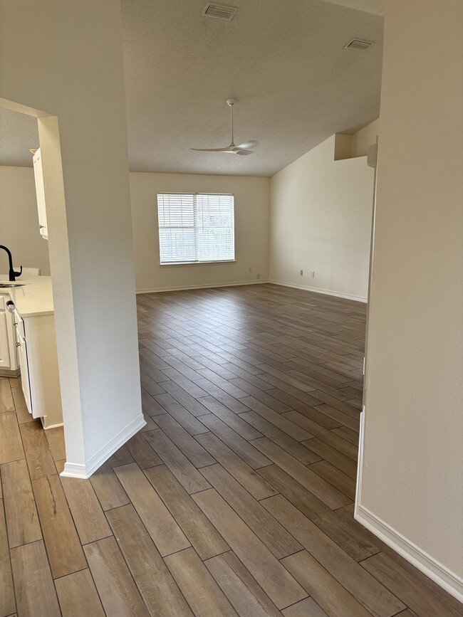 Foto del edificio - 342 Manchester Ln