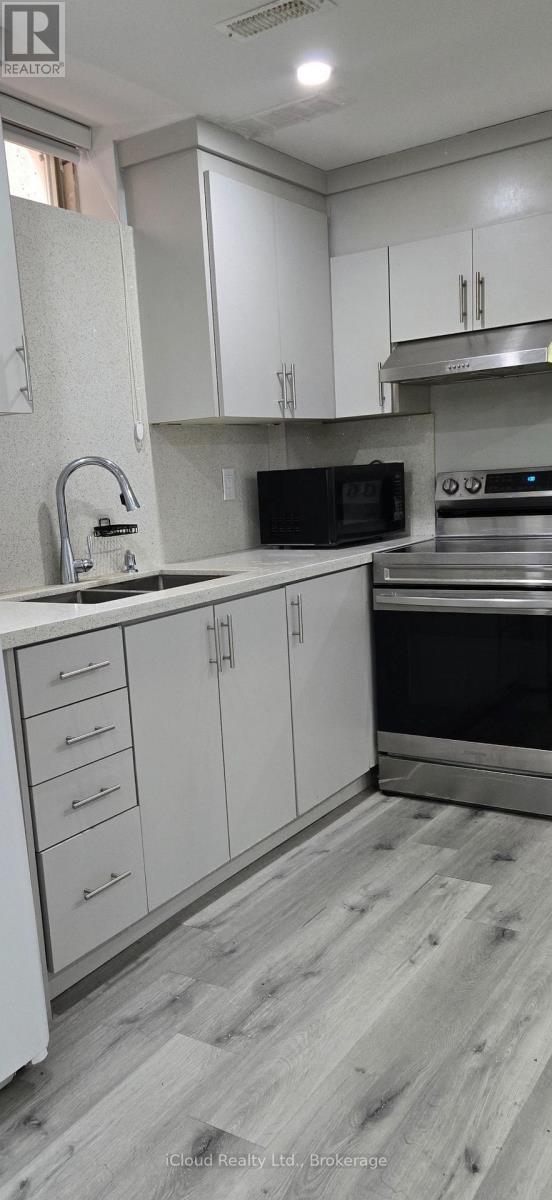 Building Photo - 5 Chesterwood Cres