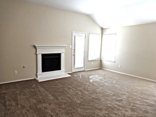 Building Photo - 9056 Weller Ln