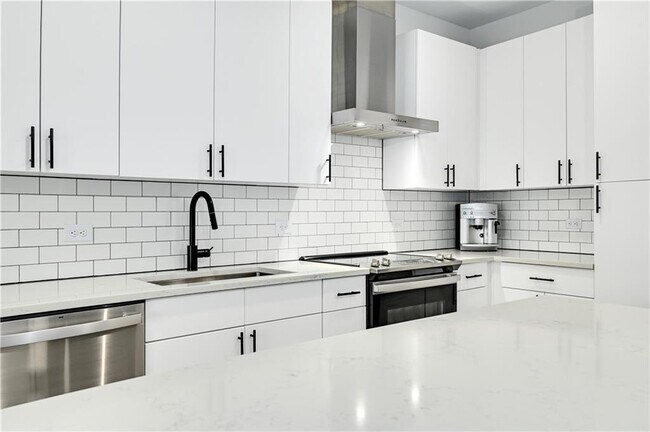 Building Photo - 3101 Govalle Ave