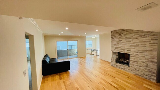 Foto del edificio - 451 S Barrington Ave