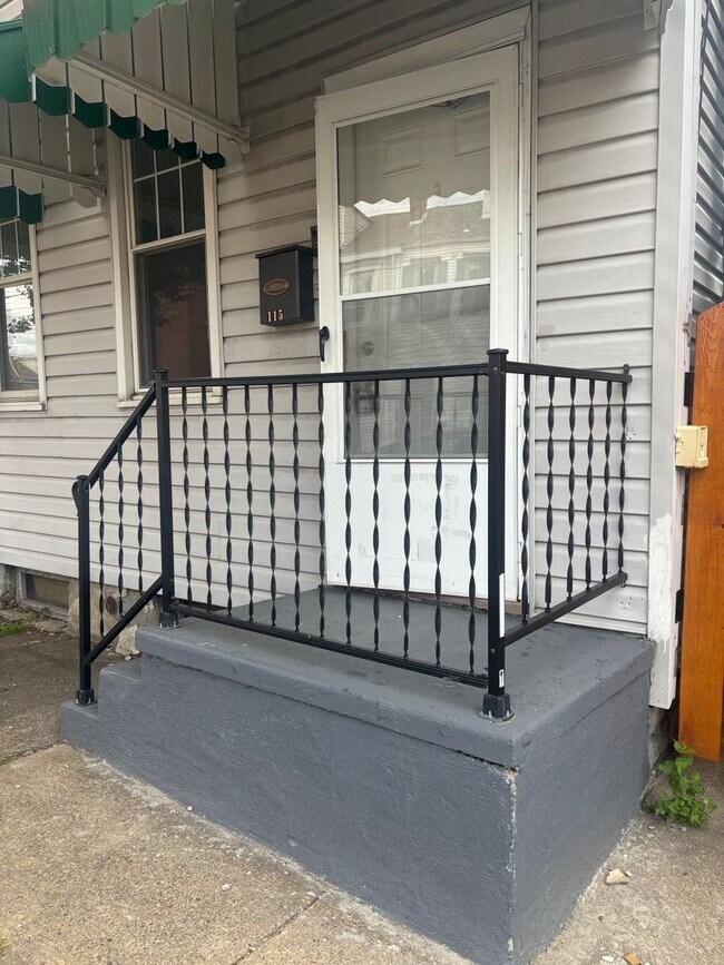 Photo - 3 Bedroom, 1 Bathroom Single Family Home (...