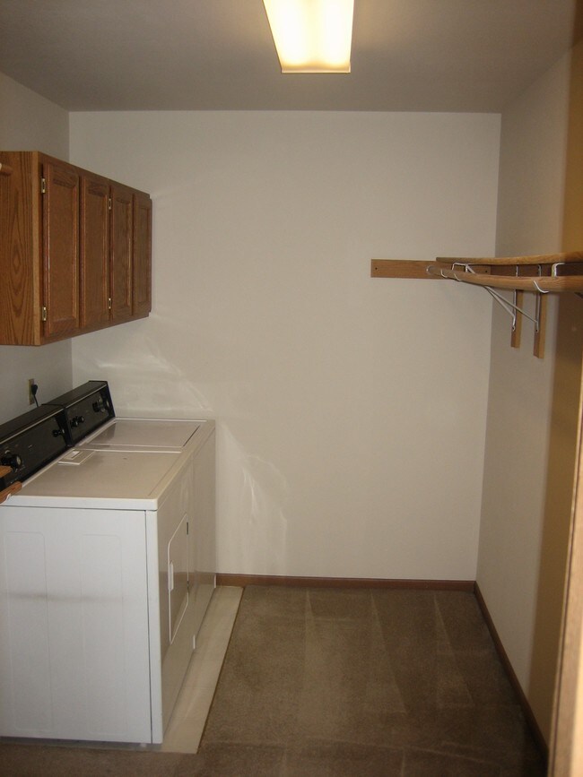 Foto del edificio - 3480 S 92nd St
