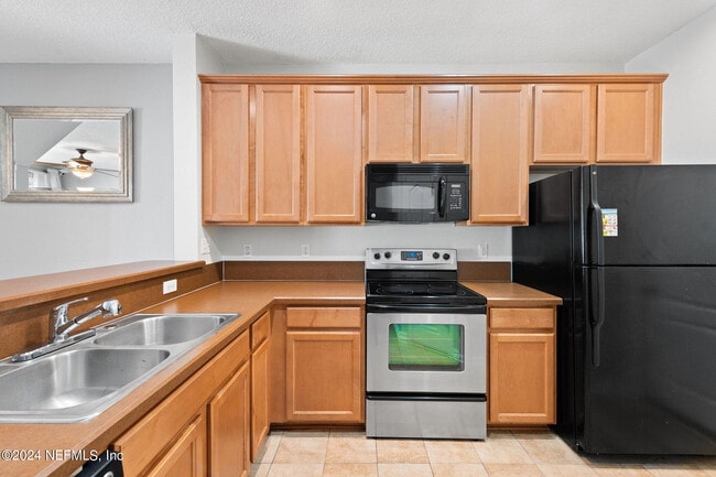Building Photo - 12287 Black Walnut Ct